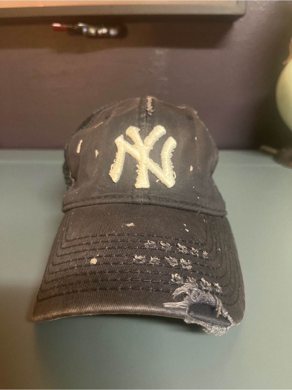 New Era Navy Blue New York Yankees Baseball Cap with White Logo

Vintage 2000’s